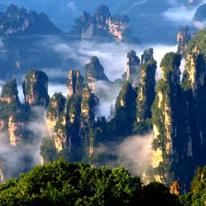 長沙往返A(chǔ)5線:張家界、黃龍洞、猛洞河漂流、鳳凰古城五日游